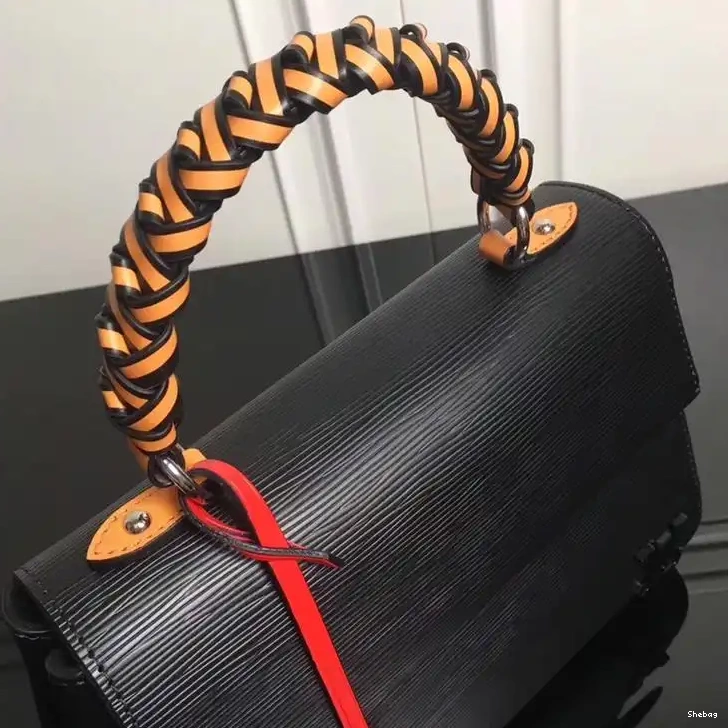 LV Bags 19B570371 0618